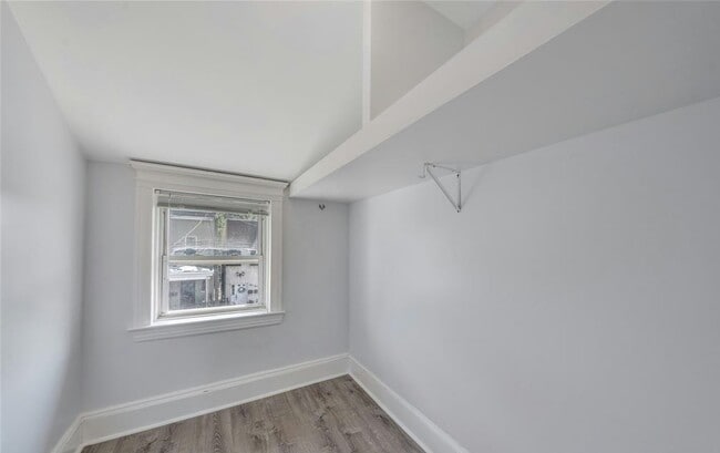 Building Photo - 425 Hancock Pl