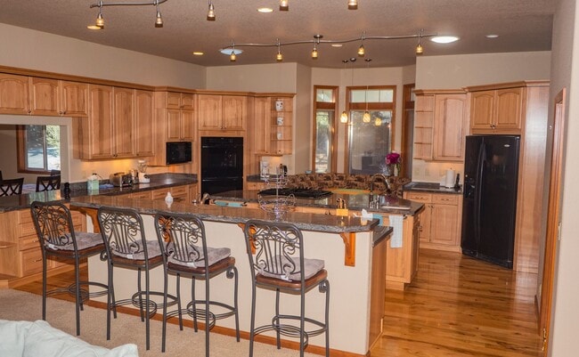 Building Photo - Beautiful home for rent in Galena Forest