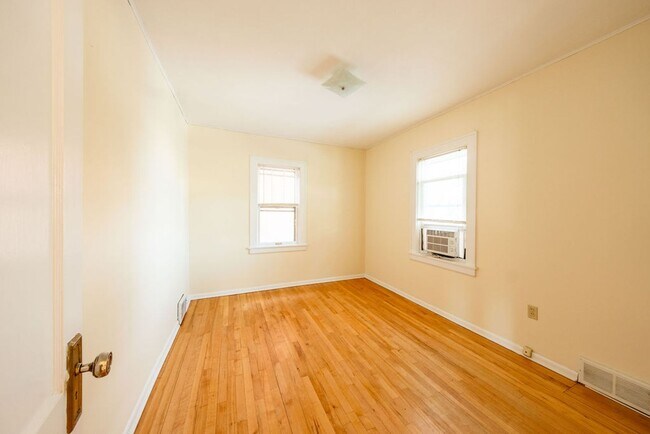 Building Photo - Jager Saratoga