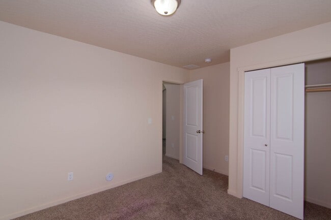 Building Photo - COMING SOON !! 4 Bed 2 bath 5 Mile Prairie newer home with open concept design