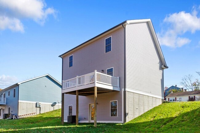 Building Photo - 317 Ivanhoe Ave