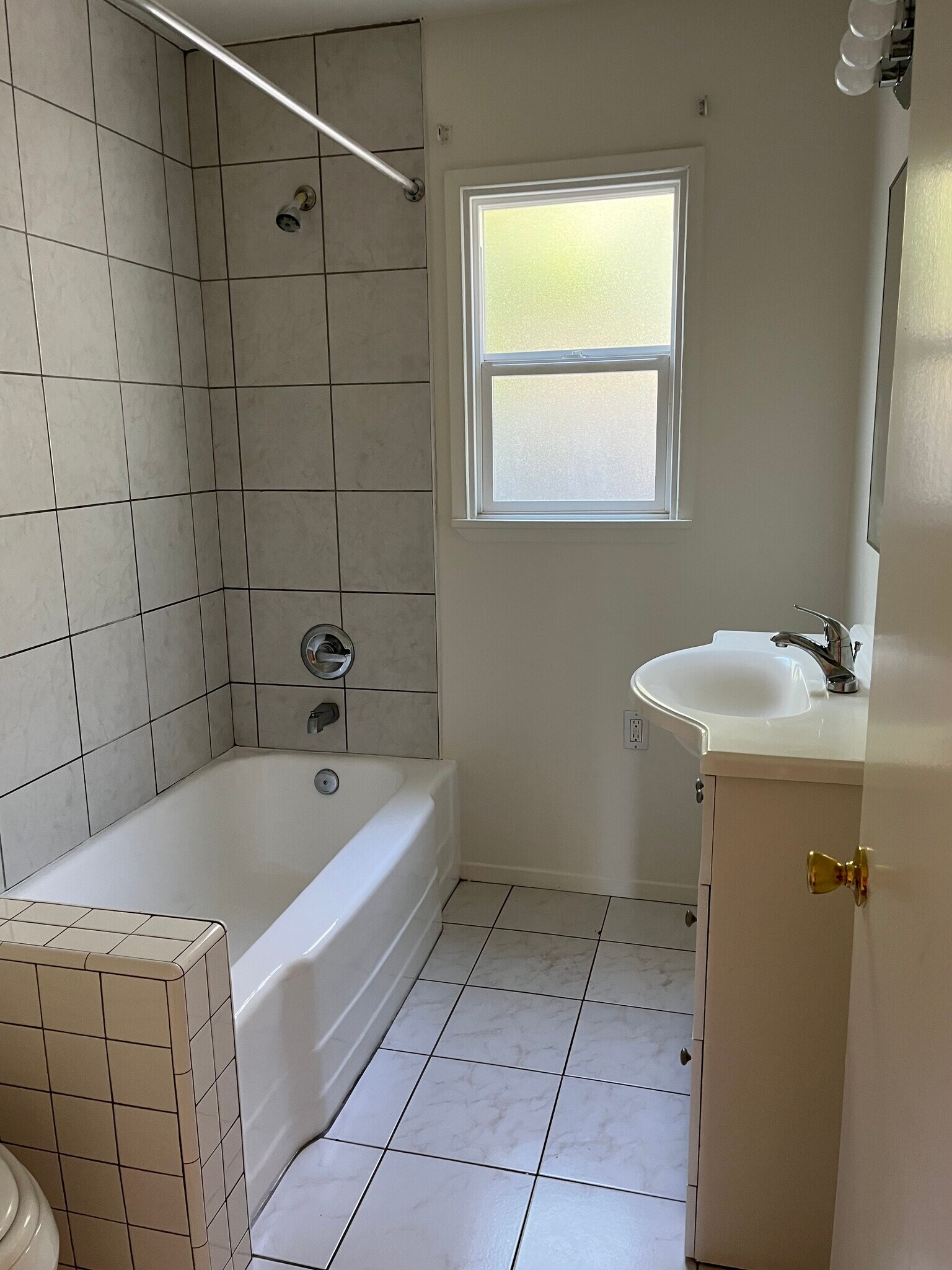 Building Photo - 5319 Radford Ave