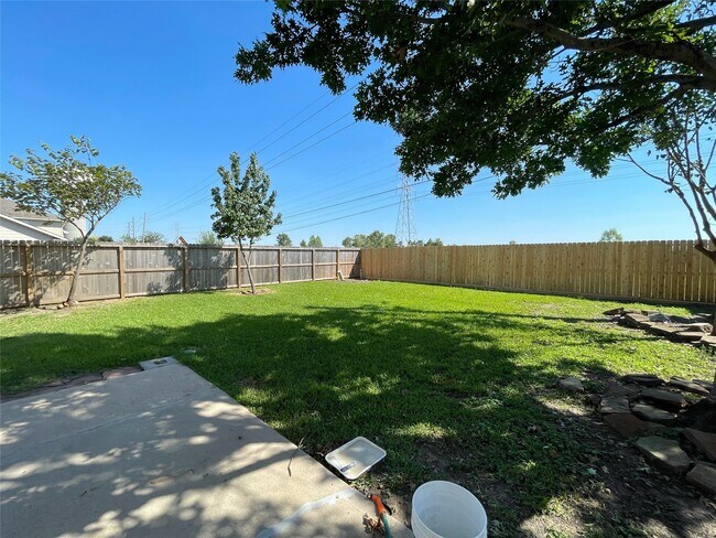 Building Photo - 15723 Crooked Arrow Dr