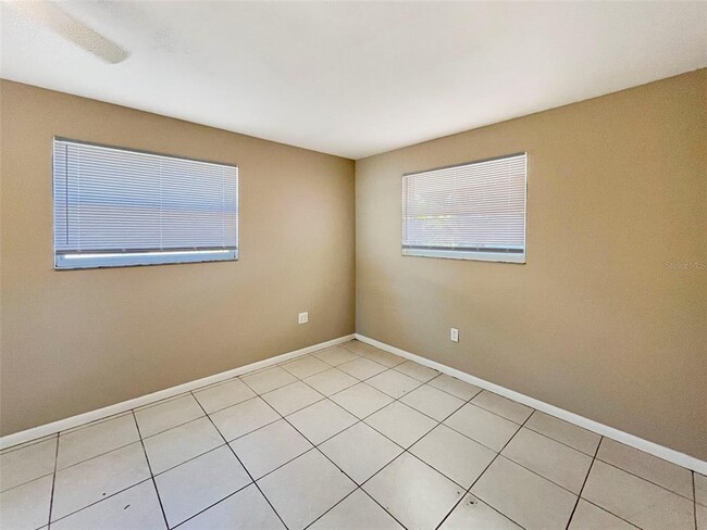 Building Photo - 5001 Bell Meade Dr