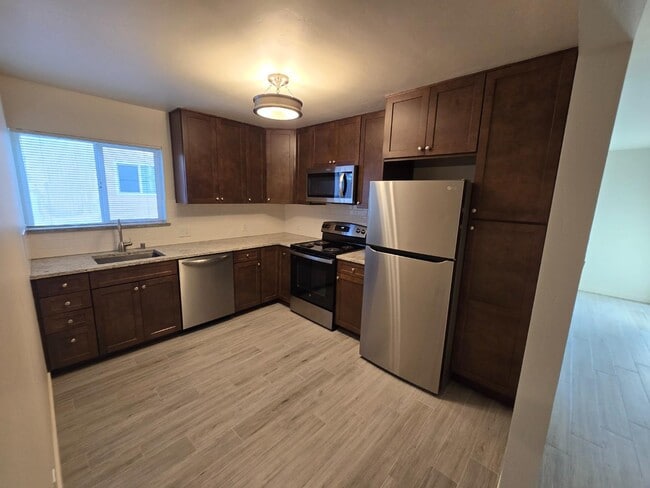 Building Photo - 22 Linden Ave