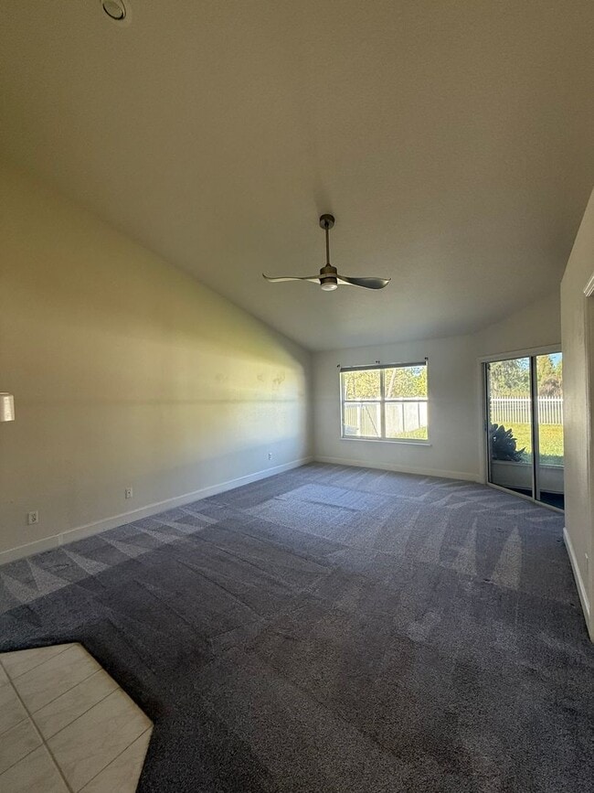 Building Photo - Beautiful Spacious 3 bed 3 bath Home in Debary