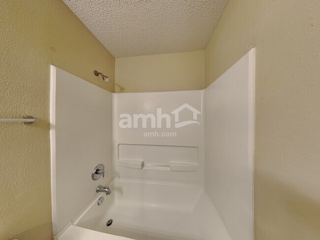 Building Photo - 5631 Hammermill Dr