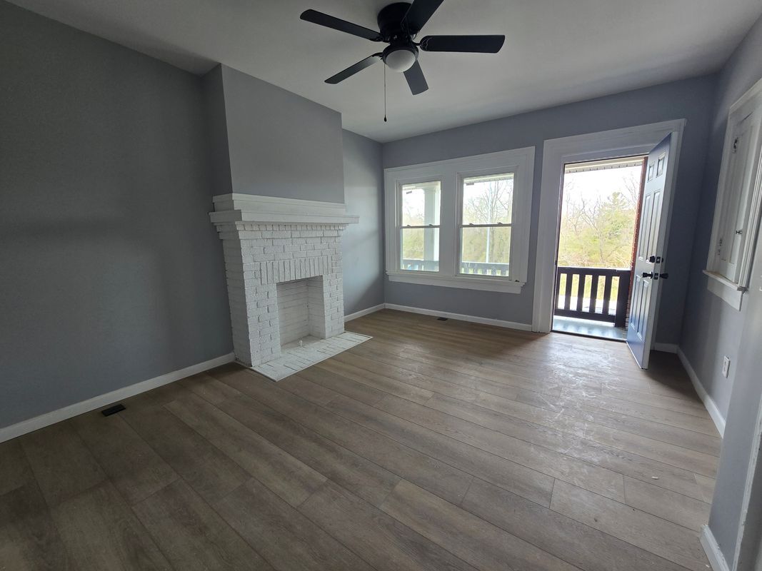 Building Photo - 1501 Riverside Dr