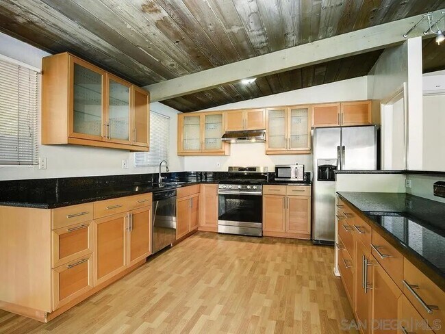 Building Photo - 5442 Baja Dr