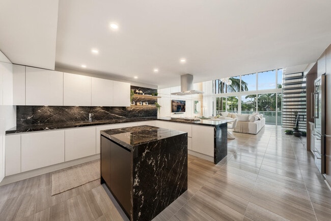 Building Photo - 4701 Meridian Ave