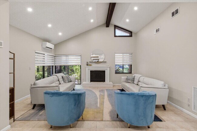 Building Photo - 7745 Stanway Pl