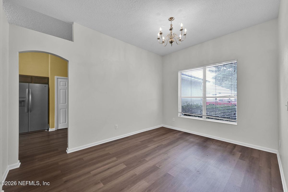Building Photo - 10810 Stanton Hills Dr E