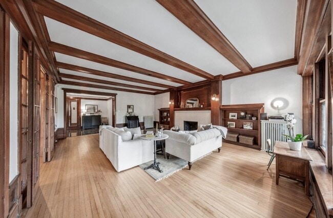 Building Photo - 5054 S Woodlawn Ave