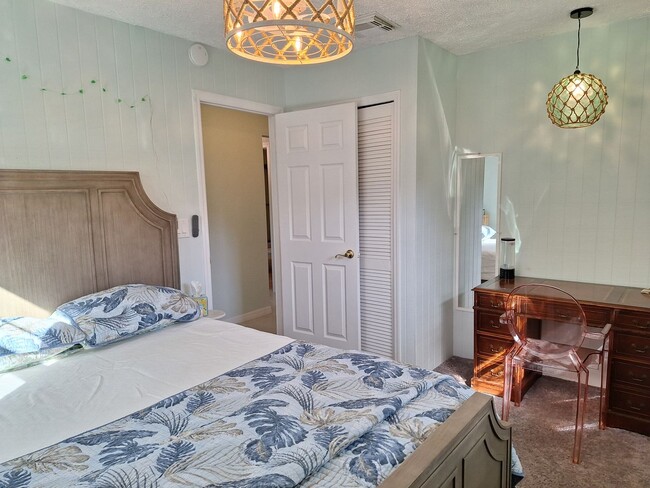 Building Photo - NEW SMYRNA BEACH MONTHLY RENTAL - POOL HOM...