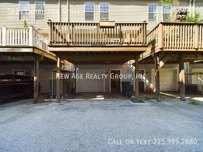 Building Photo - 3819 Lauriston St