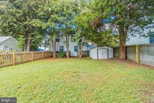Building Photo - 1 S Cherry Grove Ave