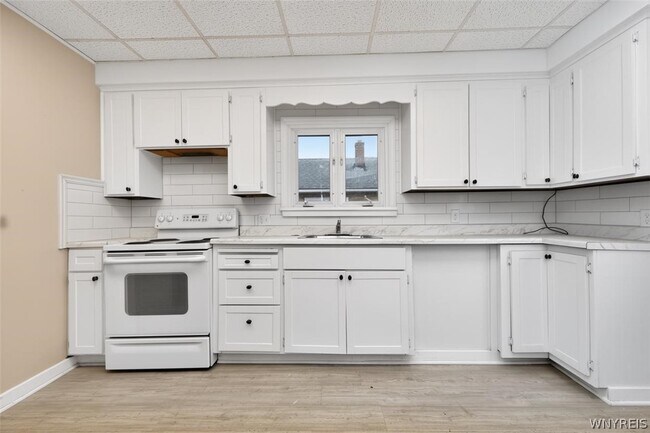 Building Photo - 609 22nd St