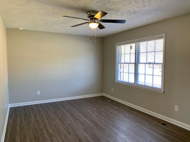 Building Photo - Lovely Updated Home in Spring Lake