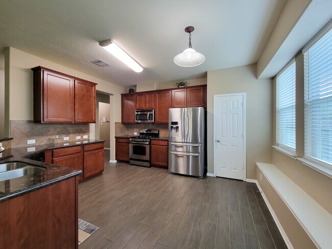 Building Photo - 805 Arlington Pointe Dr