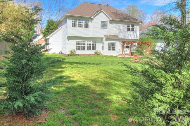 Building Photo - 8414 Bampton Dr