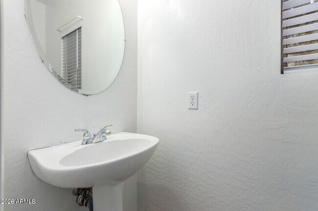 Building Photo - 2739 E Indian Wells Pl