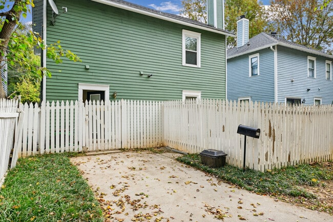 Building Photo - 439 Grant St SE