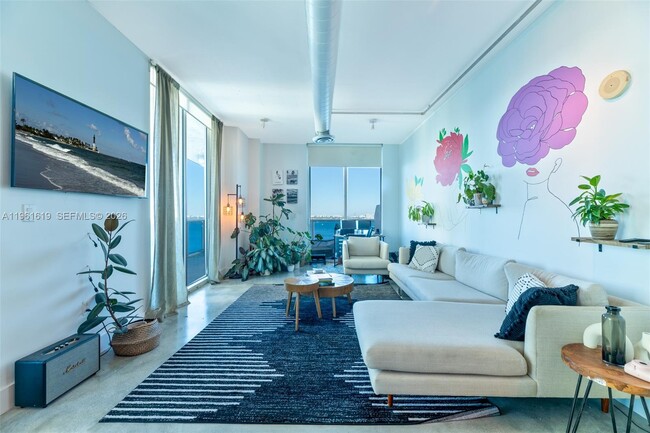 Building Photo - 700 NE 25th St