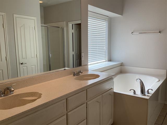 Building Photo - 3909 Old Richwood Ln