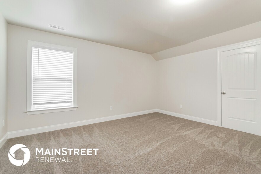 Building Photo - 115 Bowhill Dr