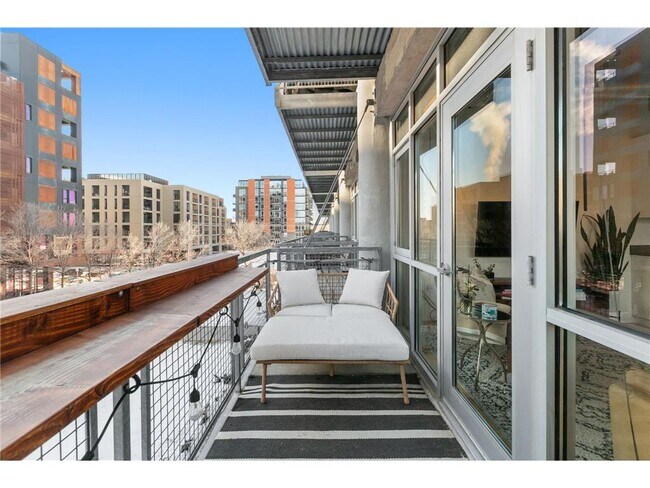 Building Photo - 748 N 3rd St