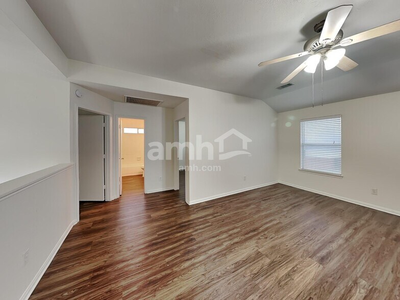 Building Photo - 16807 Pheasant Creek Ct