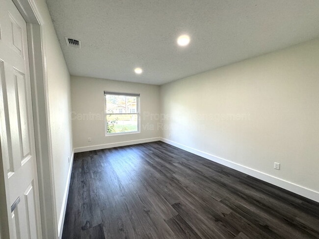 Building Photo - 9943 Bay Vista Estates Blvd