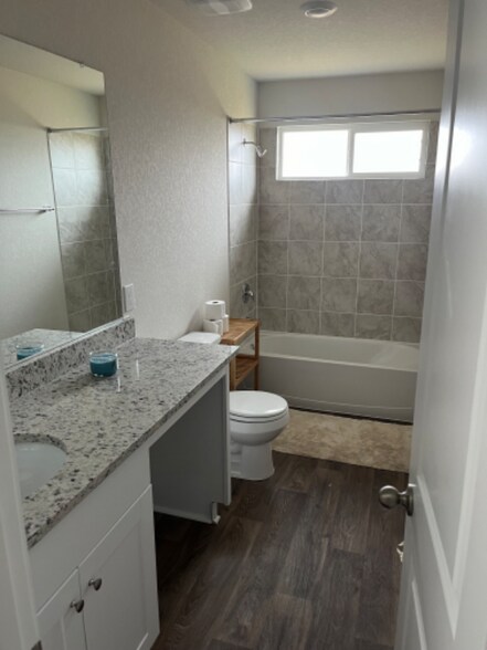 Building Photo - 3103 Lindenwood Wy