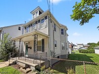 Building Photo - 372 Prospect St