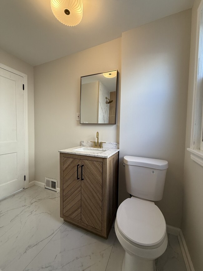 Building Photo - 520 Purce St