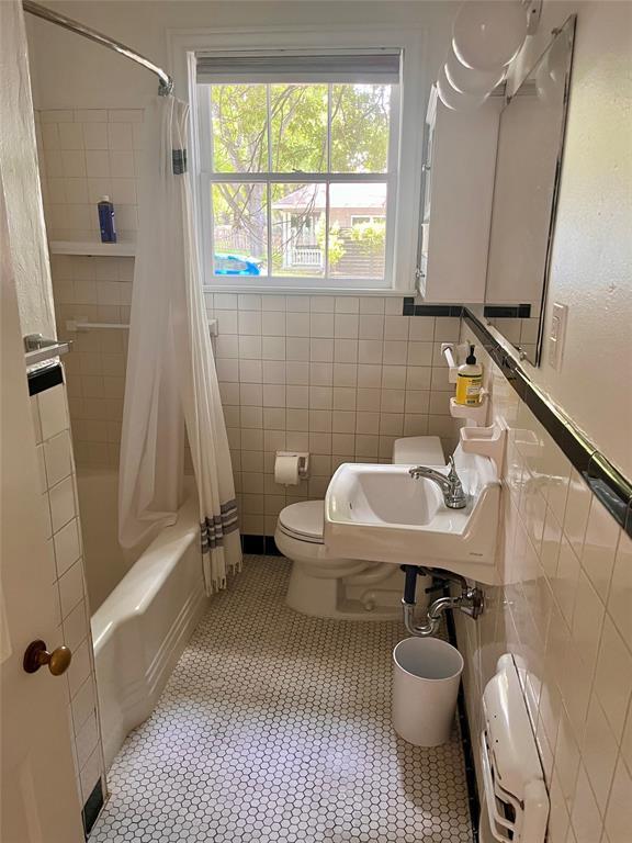 Building Photo - 1610 Eva St