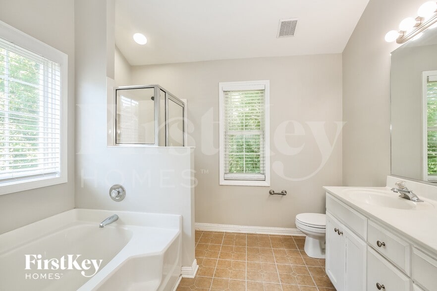 Building Photo - 4912 Heritage Woods Ct