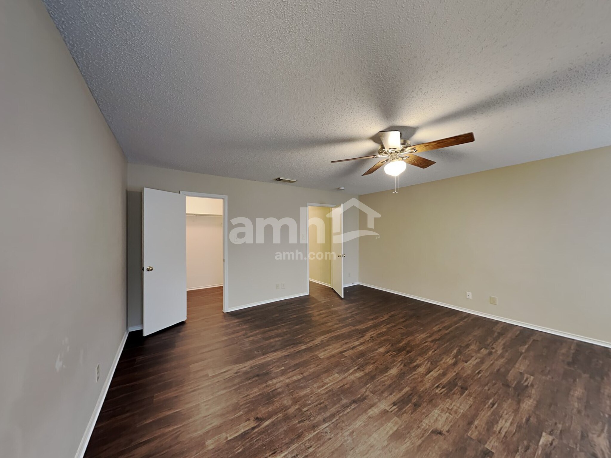 Building Photo - 2231 Creekside Bend