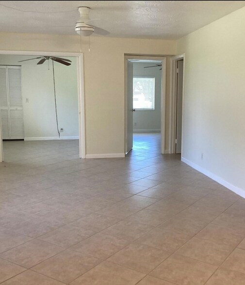 Building Photo - 5927 La Pinata Blvd