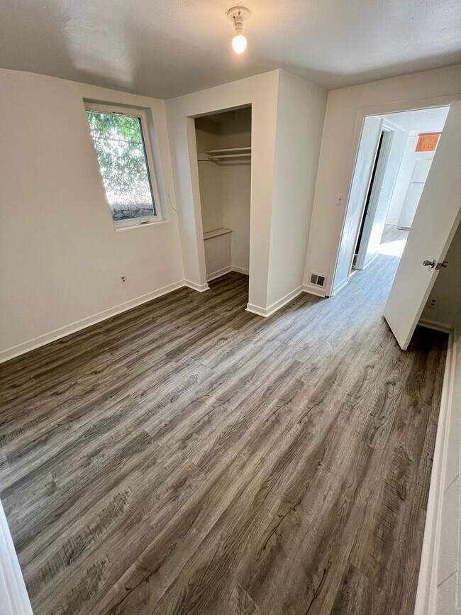 Building Photo - 1615 38th St