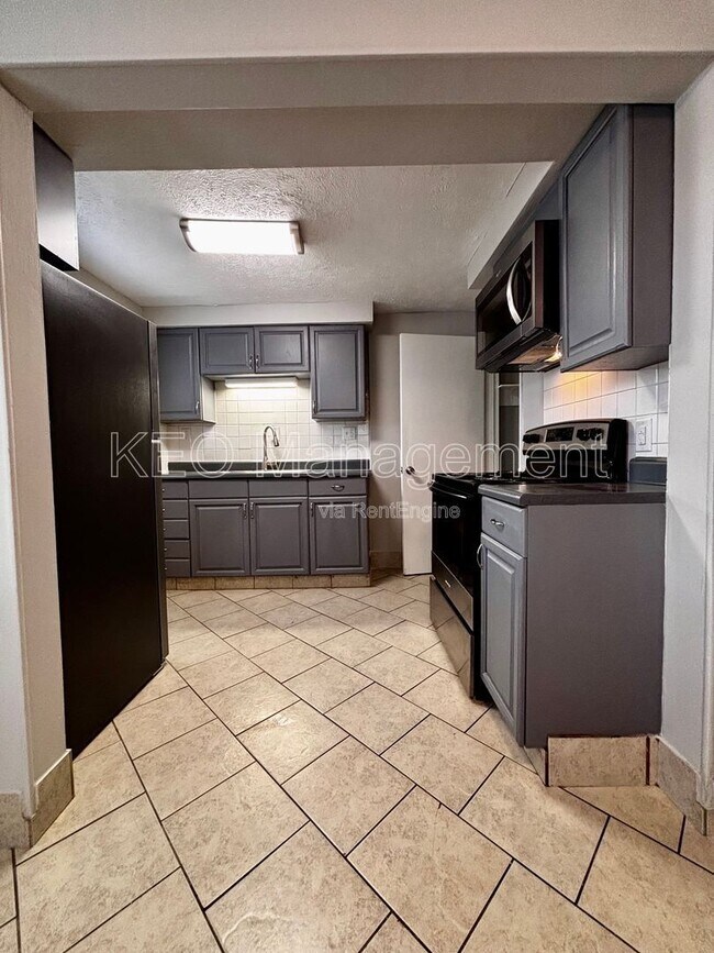 Building Photo - 1059 Wilmington Ave