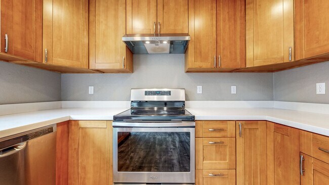 Building Photo - Bright 2 Bedroom, 1 Bathroom Single Family Home! Attached 2 Car Garage and Landscaping Included!