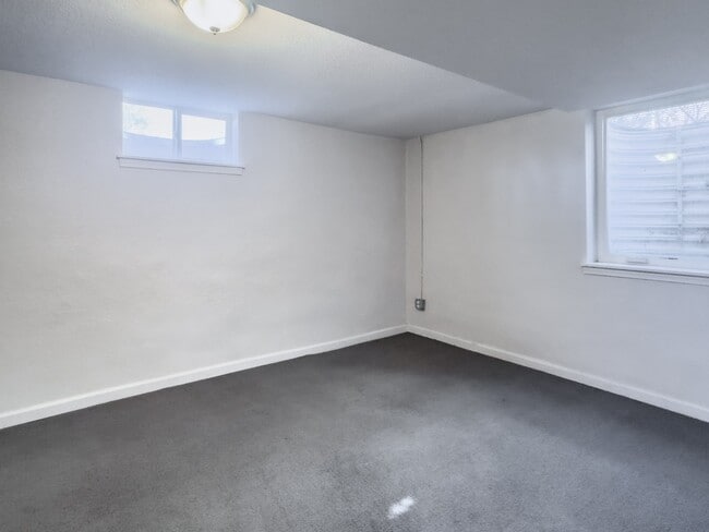 Building Photo - Spacious 5-Bedroom Gem on Locust Street – 2,053 Sq. Ft. of Comfort in Denver's Heart!