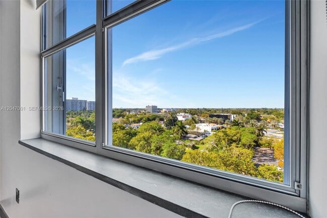 Building Photo - 11111 Biscayne Blvd