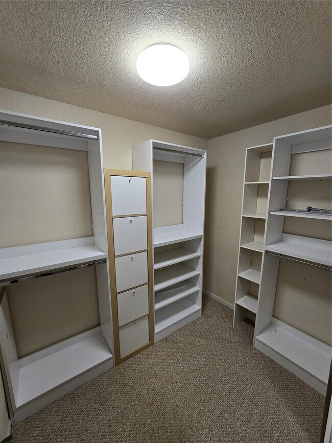 Building Photo - 8236 9th Ct