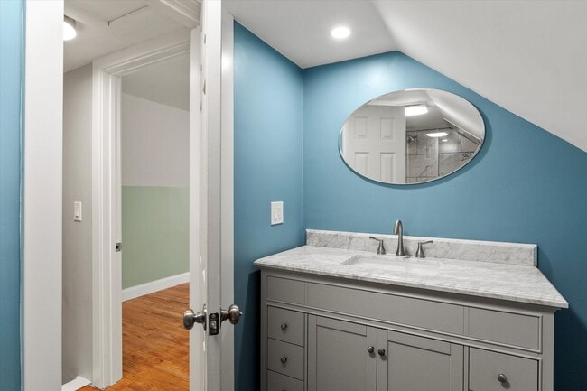 Building Photo - 3 Providence Hill Rd