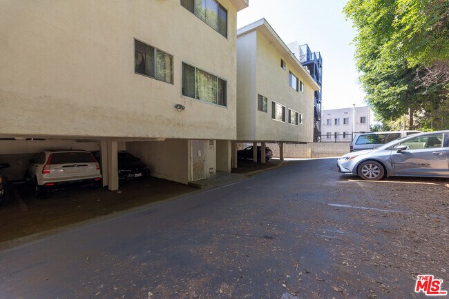 Building Photo - 275 Lucas Ave