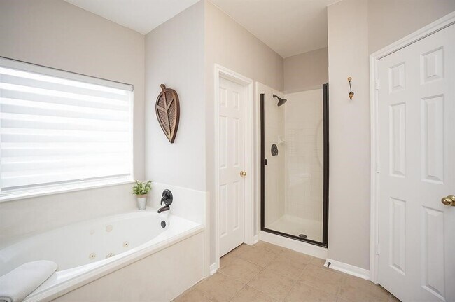 Building Photo - 16531 Village View Trail