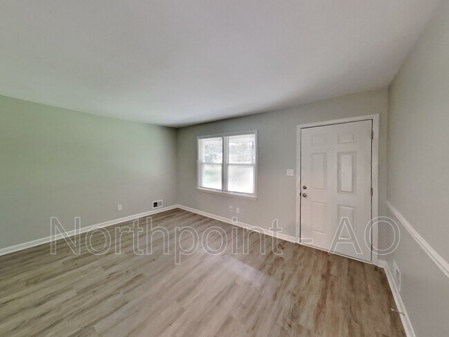 Building Photo - 164 Valley Hill Rd