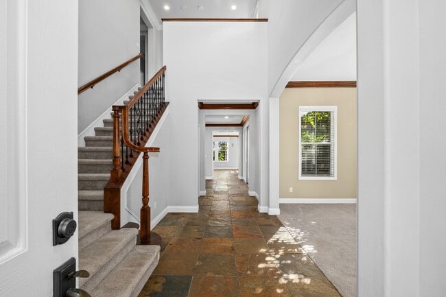 Building Photo - Stunning 5-Bedroom Pool Home in Talega – Luxury Living in San Clemente